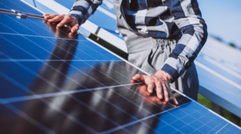 Maintenance-des-centrales-photovoltaïques--méthodes,-enjeux-et-pilotage-avec-une-GMAO