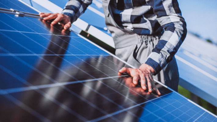 Maintenance-des-centrales-photovoltaïques--méthodes,-enjeux-et-pilotage-avec-une-GMAO